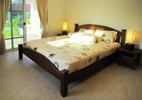 Villa Lotus Hua Hin: Makuuhuoneessa king size sänky